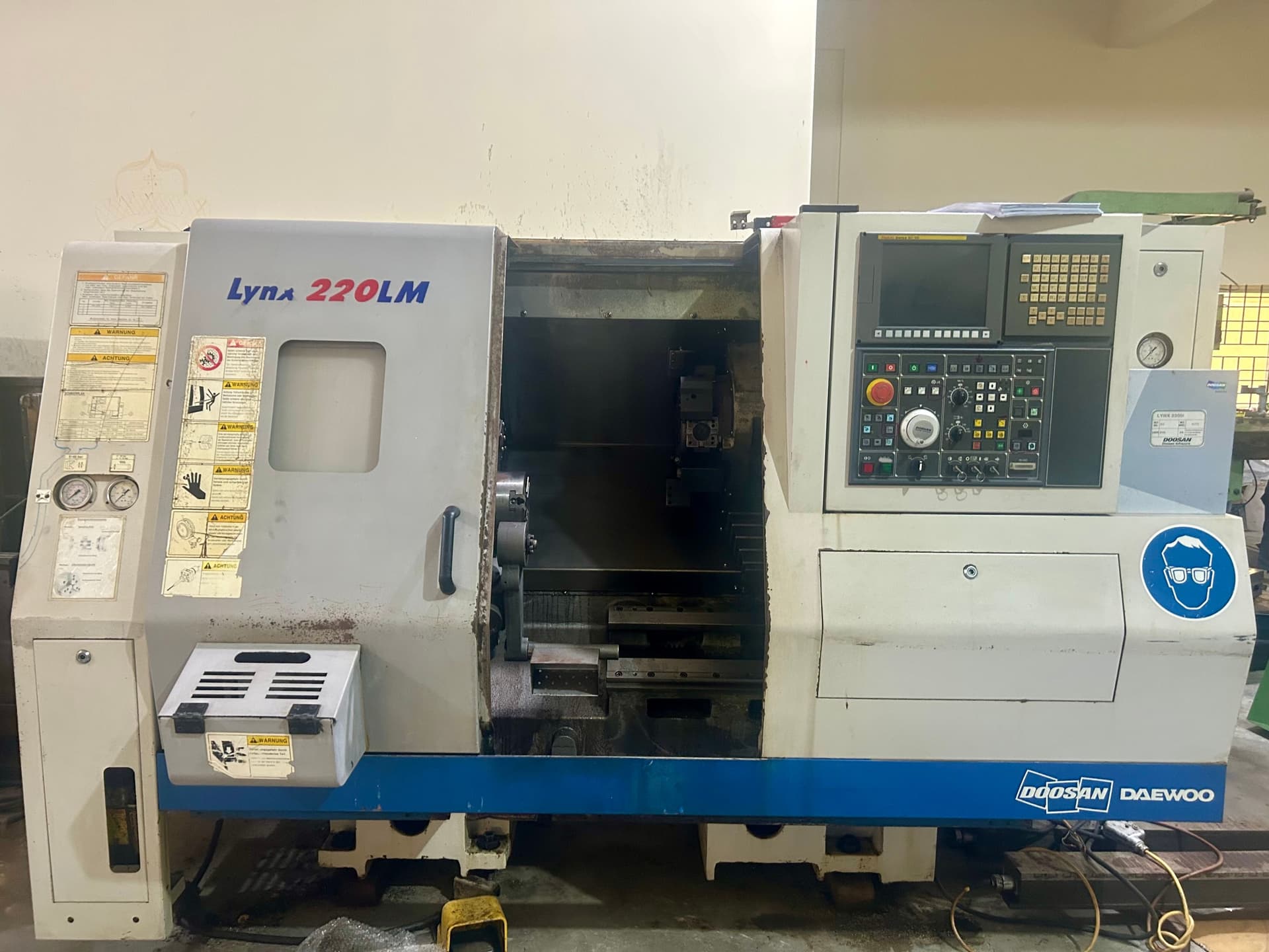 2010 Doosan LYNX 200LM Standard CNC Lathes — Used — photo 1