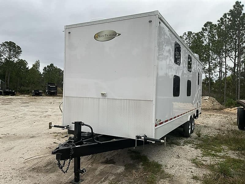 2025 Rich Specialty BK827 10-Bed Bunk Trailer — photo 1
